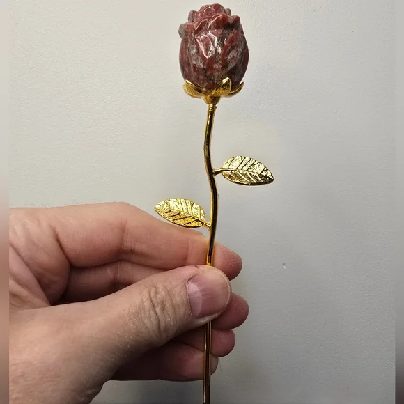 Red Sesame Stone Crystal Rose - Picture 7 of 13